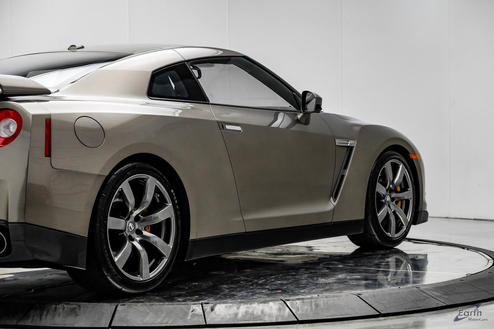 Used 2009 Nissan GT-R Premium image 21