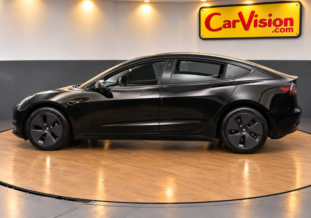 Used 2023 Tesla Model 3 Standard Range RWD image 3