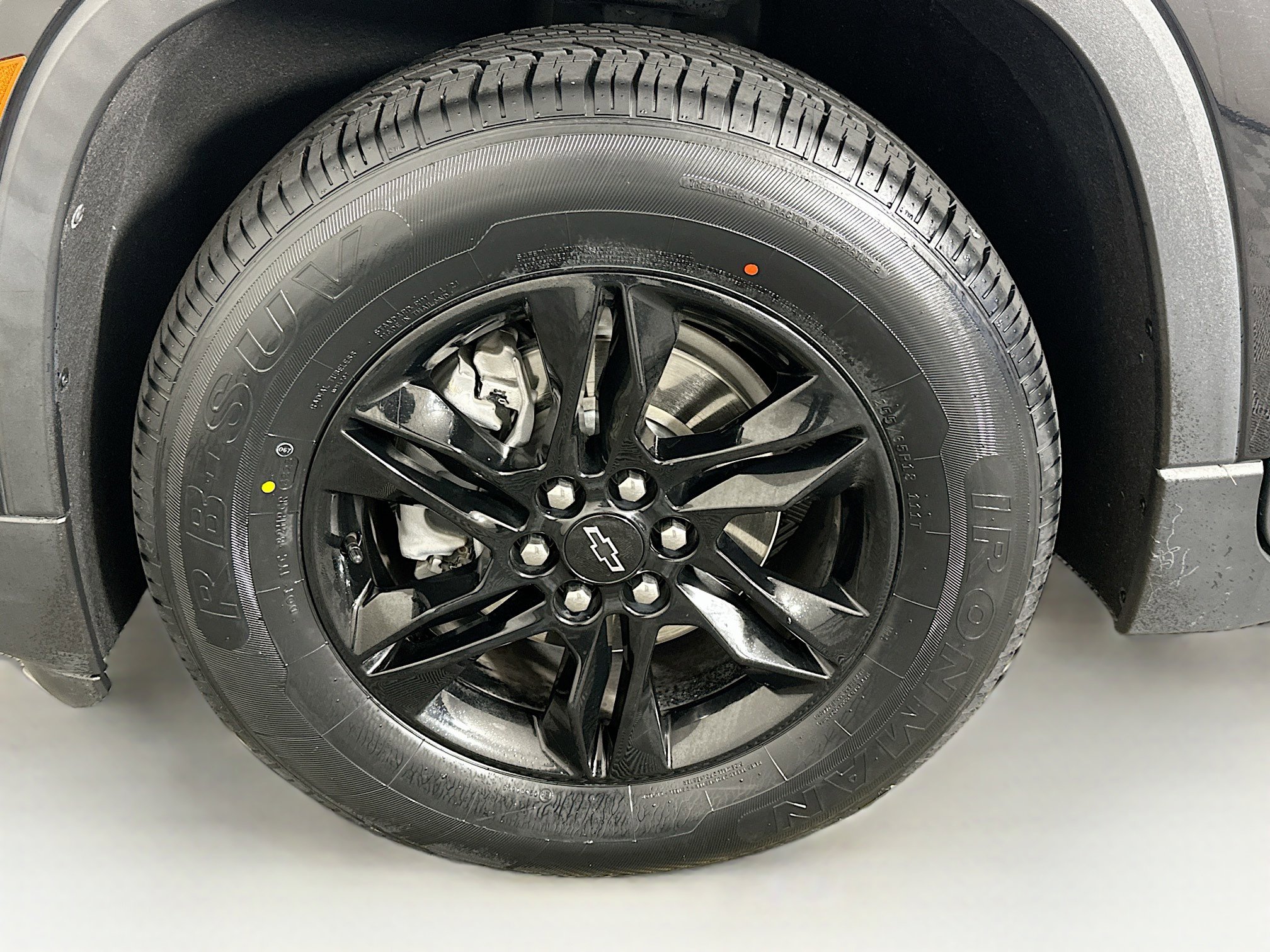 Used 2022 Chevrolet Traverse LS w/ Midnight/Sport Edition FWD image 11