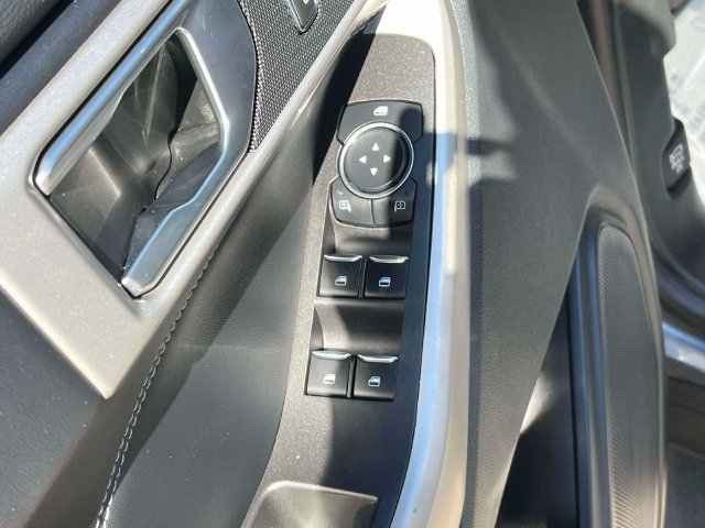 Used 2023 Ford Explorer XLT RWD image 28