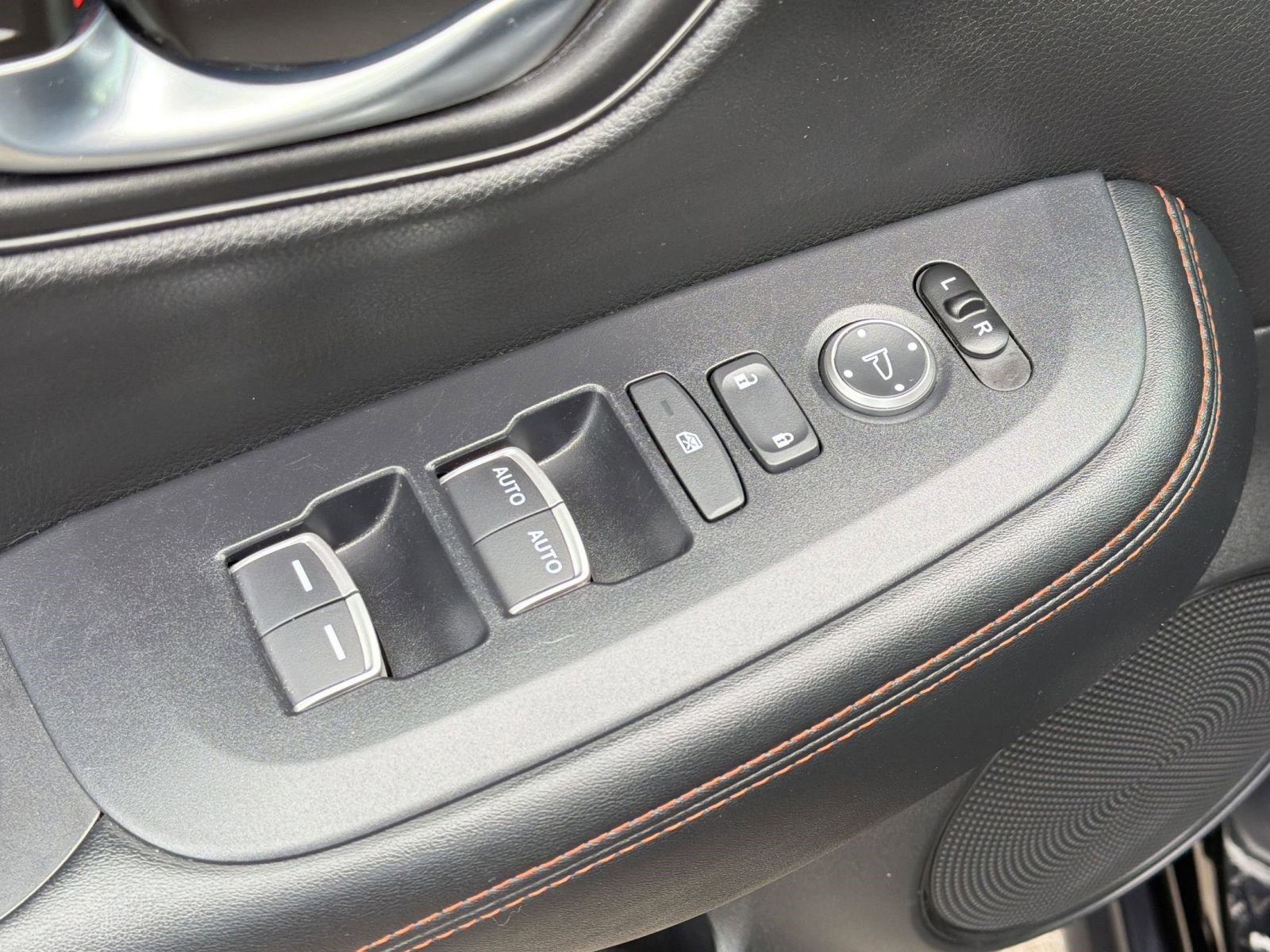 Used 2025 Honda HR-V Sport image 18