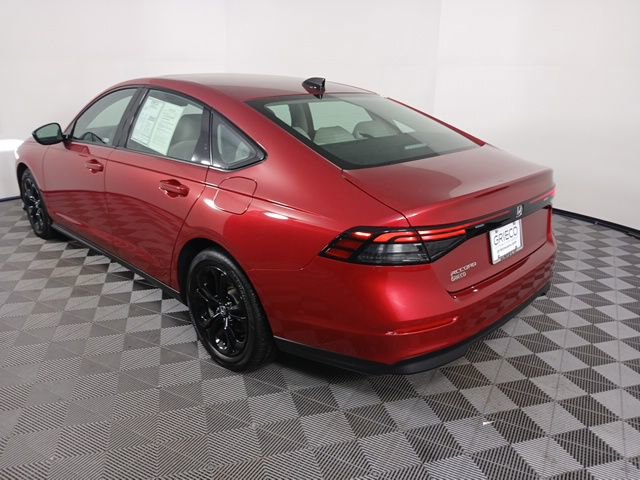 Certified 2025 Honda Accord SE image 5