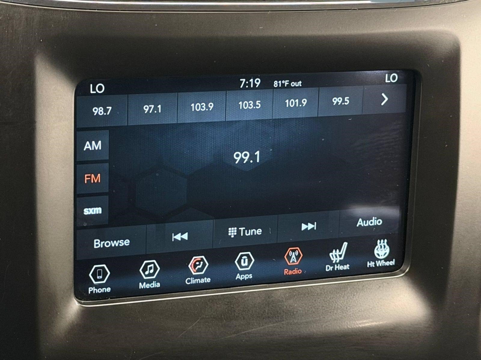 Used 2020 Jeep Cherokee Latitude Plus FWD image 19