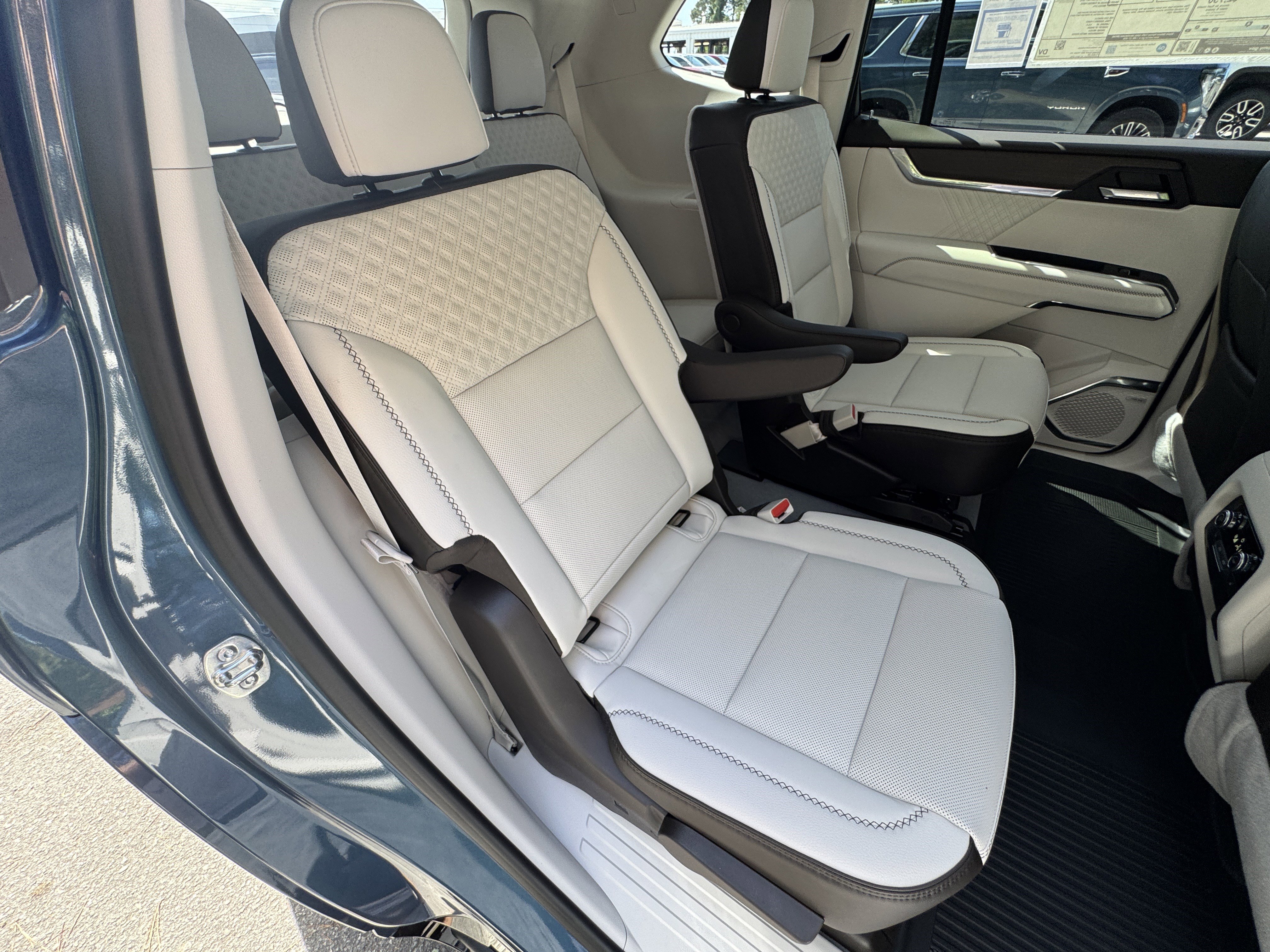 New 2026 GMC Acadia Denali w/ Super Cruise Package image 18