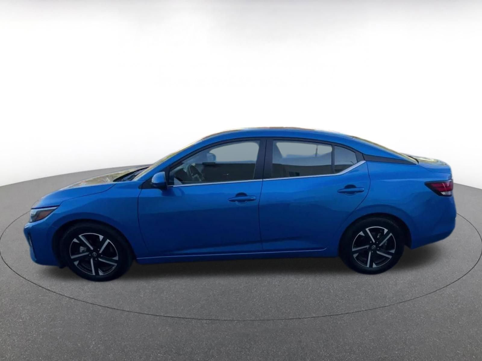 Used 2025 Nissan Sentra SV FWD image 9