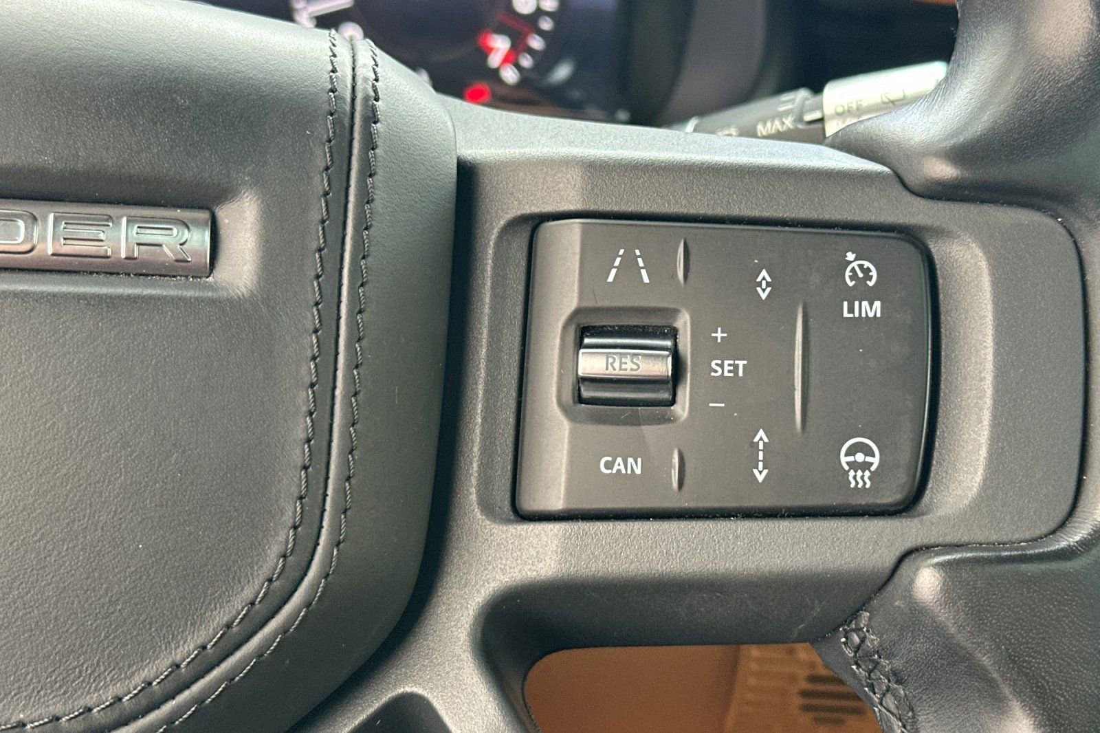 Used 2020 Land Rover Defender 110 X AWD/4WD image 30