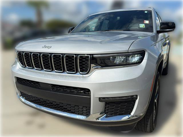 Used 2024 Jeep Grand Cherokee L Limited RWD image 2