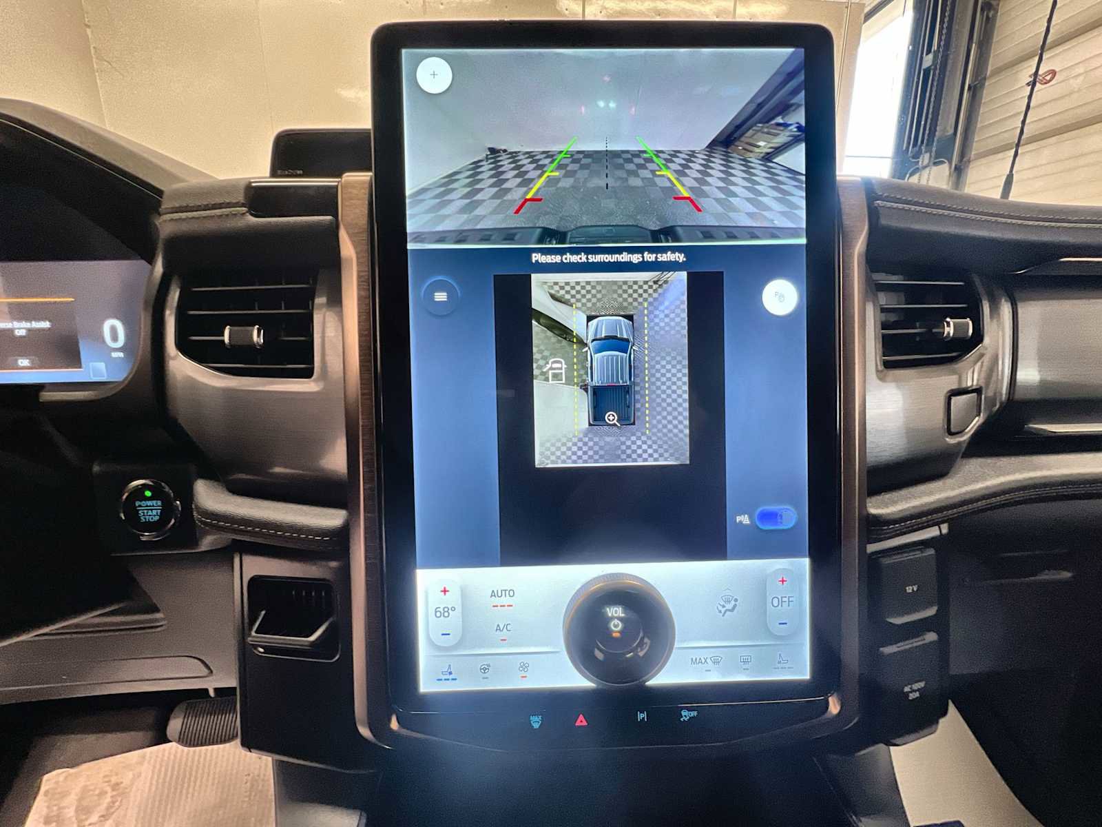 Used 2022 Ford F150 Lightning Lariat image 24