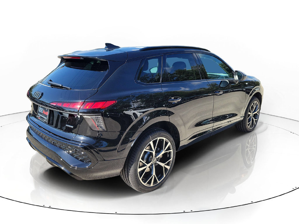New 2026 Audi Q3 quattro 2.0T AWD/4WD image 4