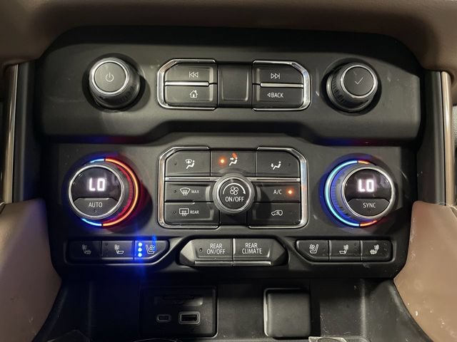 Used 2021 Chevrolet Suburban High Country AWD/4WD image 21