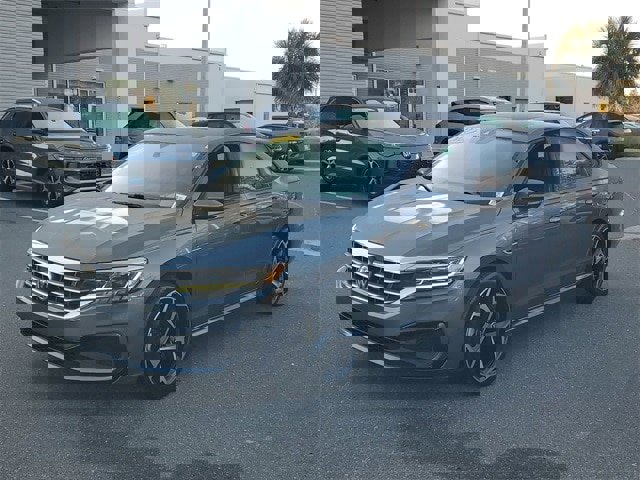 Used 2022 Volkswagen Passat 2.0T R-Line image 2