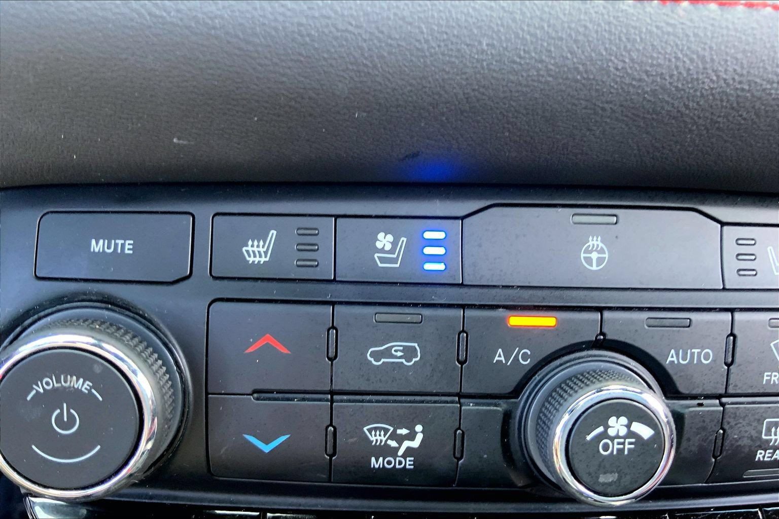 Certified 2025 Dodge Durango R/T AWD/4WD image 32