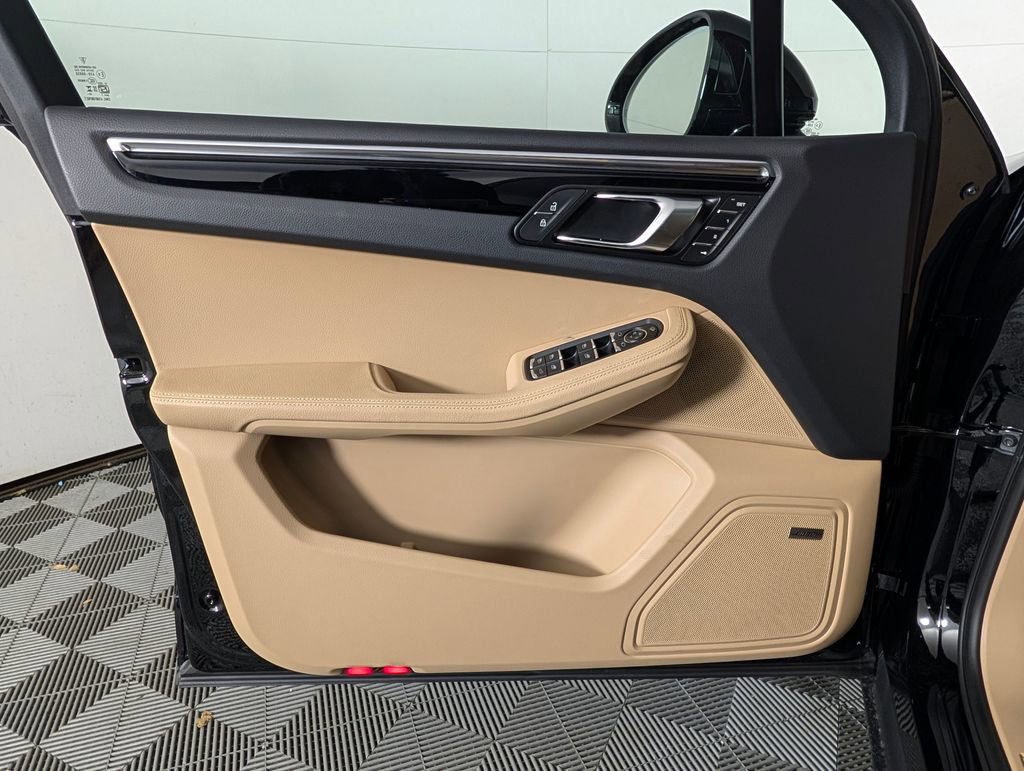 New 2026 Porsche Macan image 25