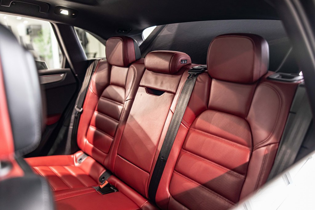 Used 2023 Porsche Macan S image 32