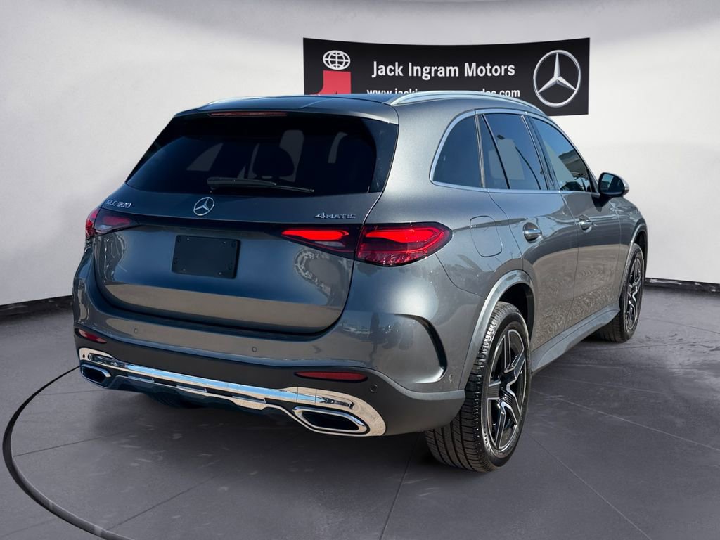 Used 2023 Mercedes-Benz GLC 300 4MATIC image 5