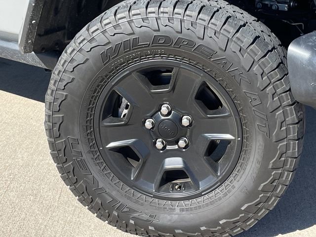 Used 2022 Jeep Gladiator Mojave w/ Cold Weather Group image 8