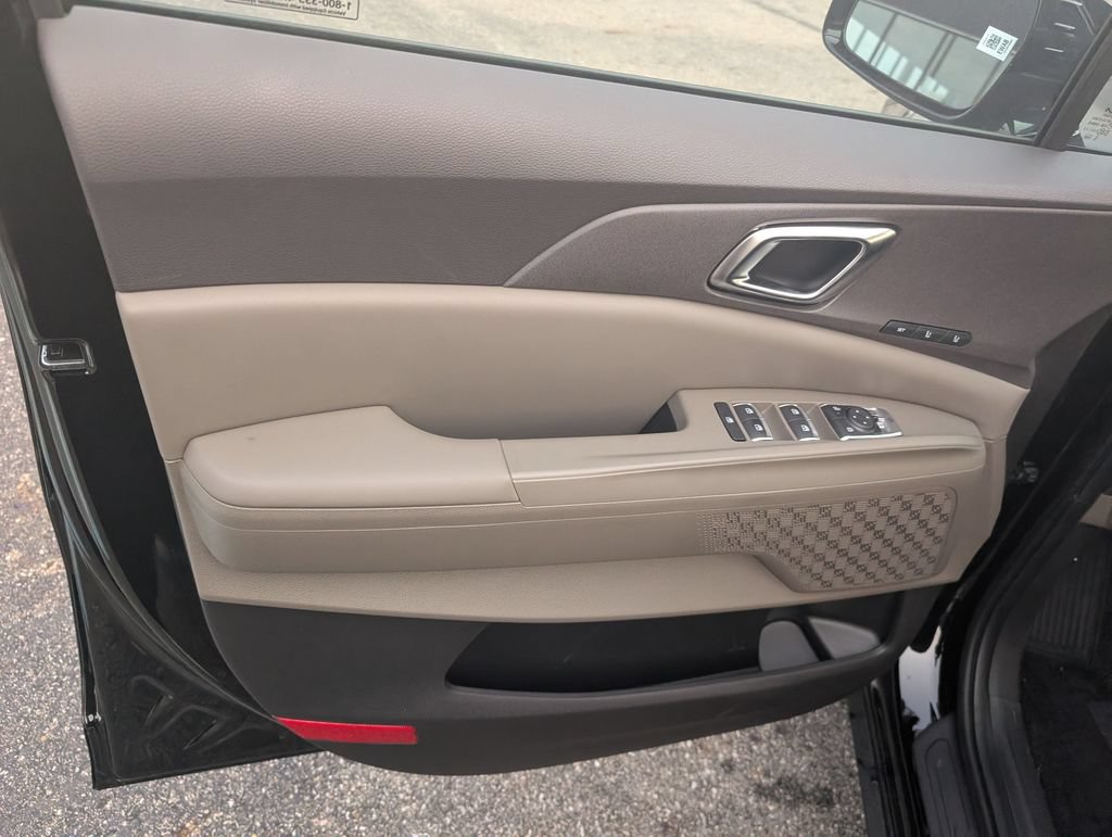 New 2026 Kia Carnival EX FWD image 12