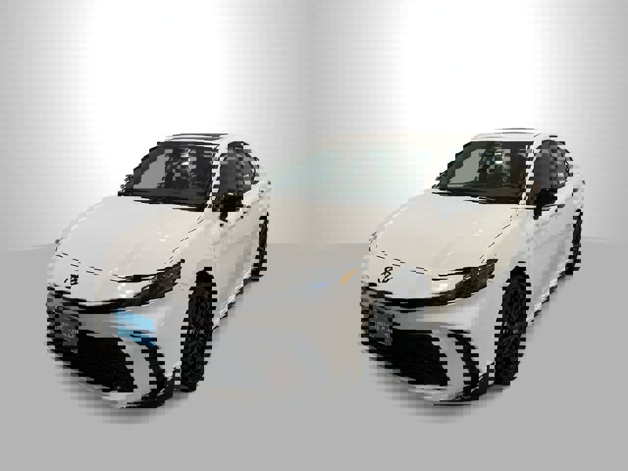 New 2026 Toyota Camry Hybrid image 1