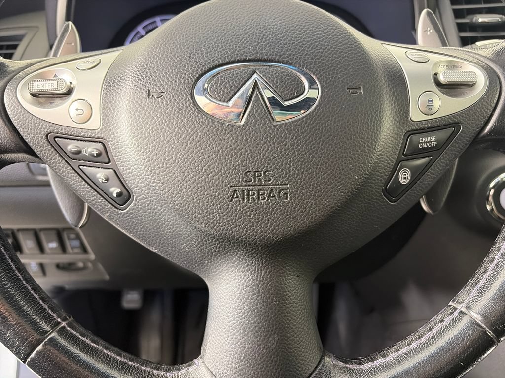Used 2016 INFINITI QX70 AWD w/ Premium Package image 16
