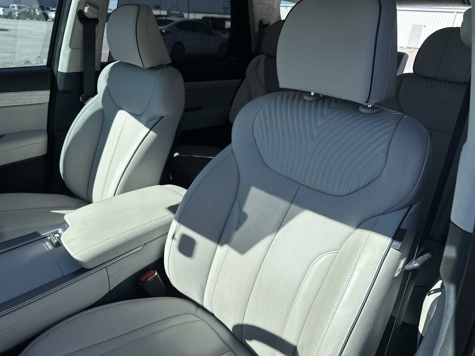 Used 2023 Hyundai Palisade Calligraphy image 27