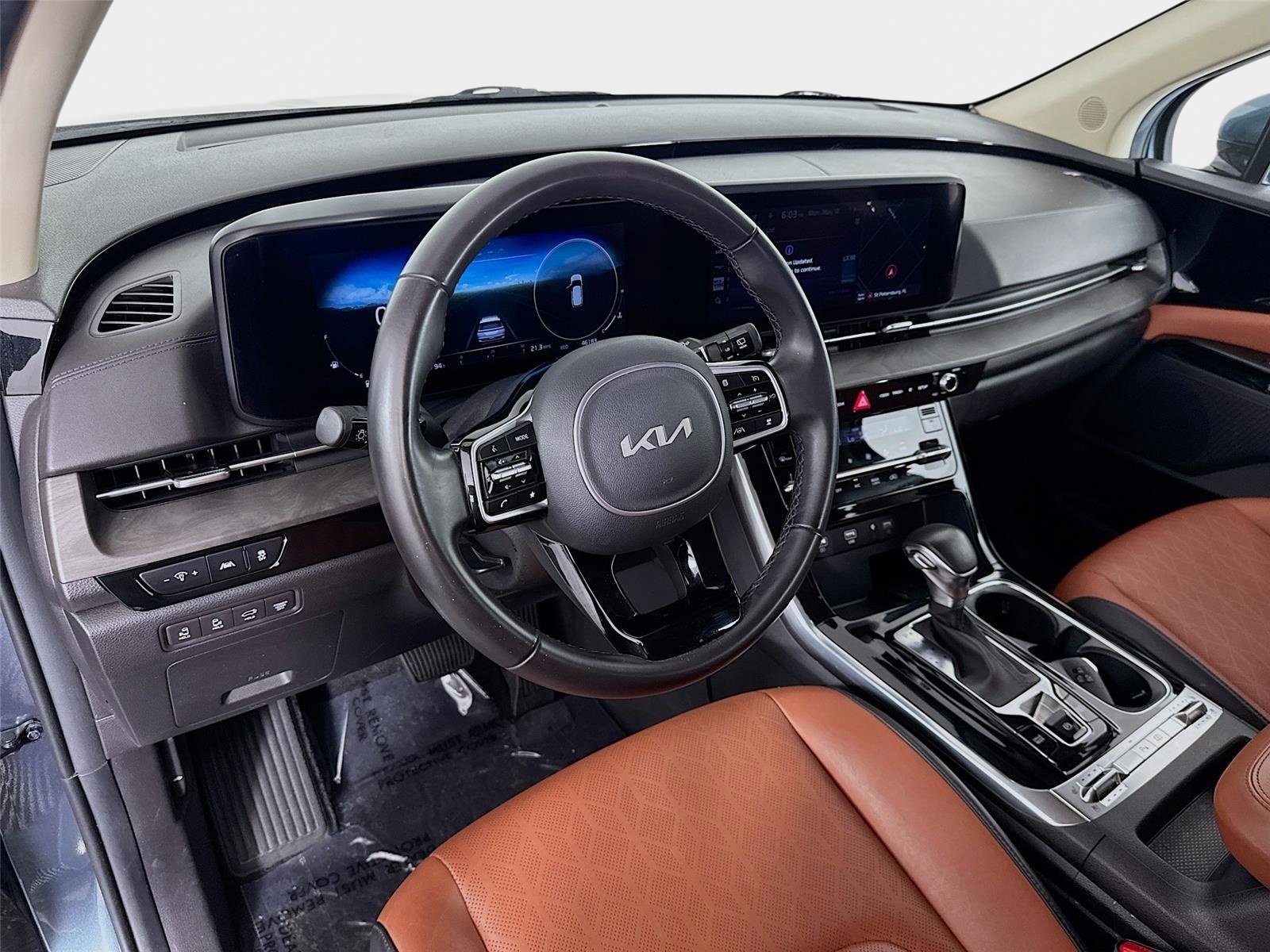 Used 2023 Kia Carnival SX FWD image 9