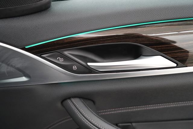 Used 2023 BMW 530e xDrive w/ Convenience Package image 46