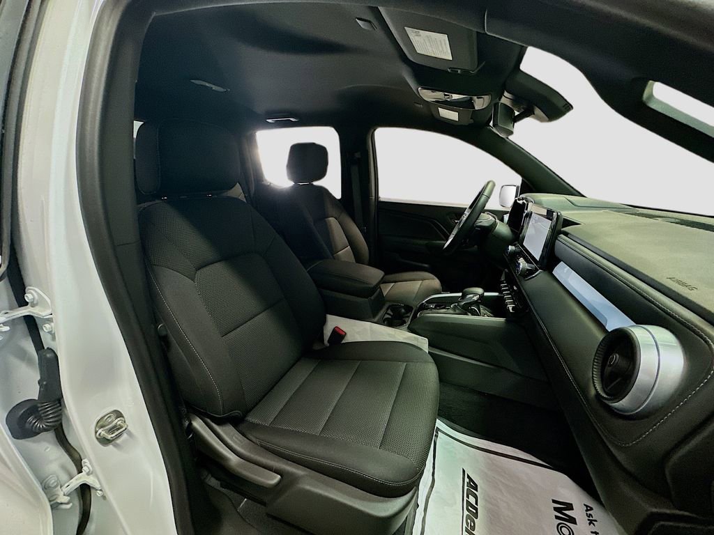 New 2024 Chevrolet Colorado LT w/ LT Convenience Package II image 30