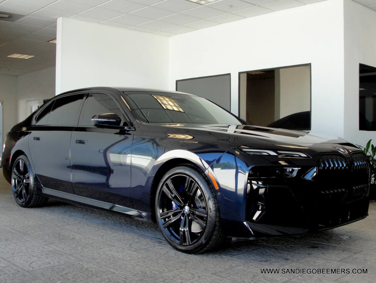 Used 2023 BMW 740i 740i M SPORT PRO+HUD+SWAROVSKI w/ Parking Assistance Package image 24