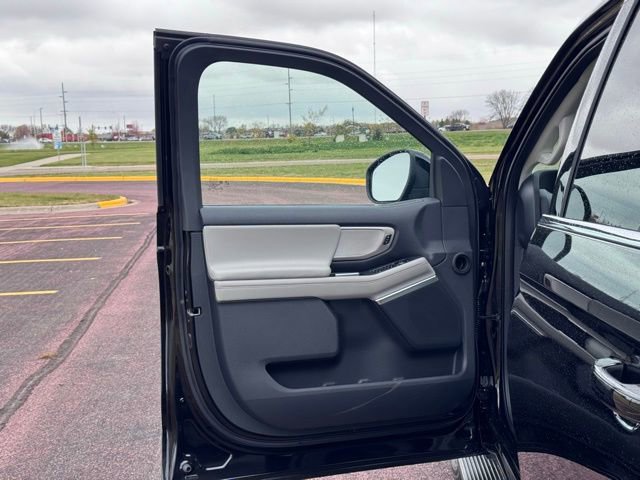 New 2025 Ford Expedition Max Active AWD/4WD image 6