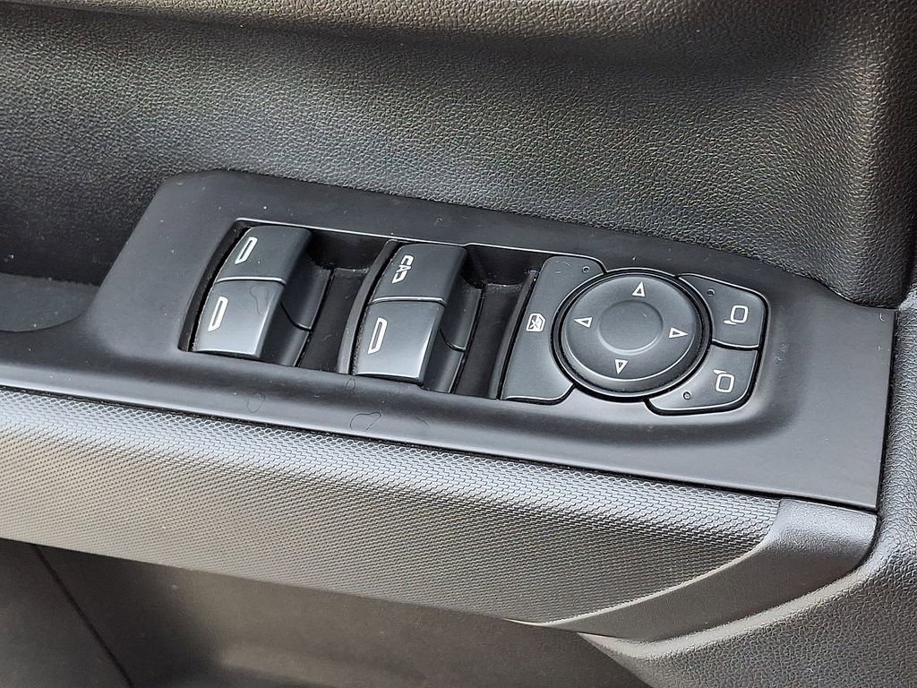 Used 2020 Chevrolet Silverado 1500 Custom w/ Custom Value Package image 25