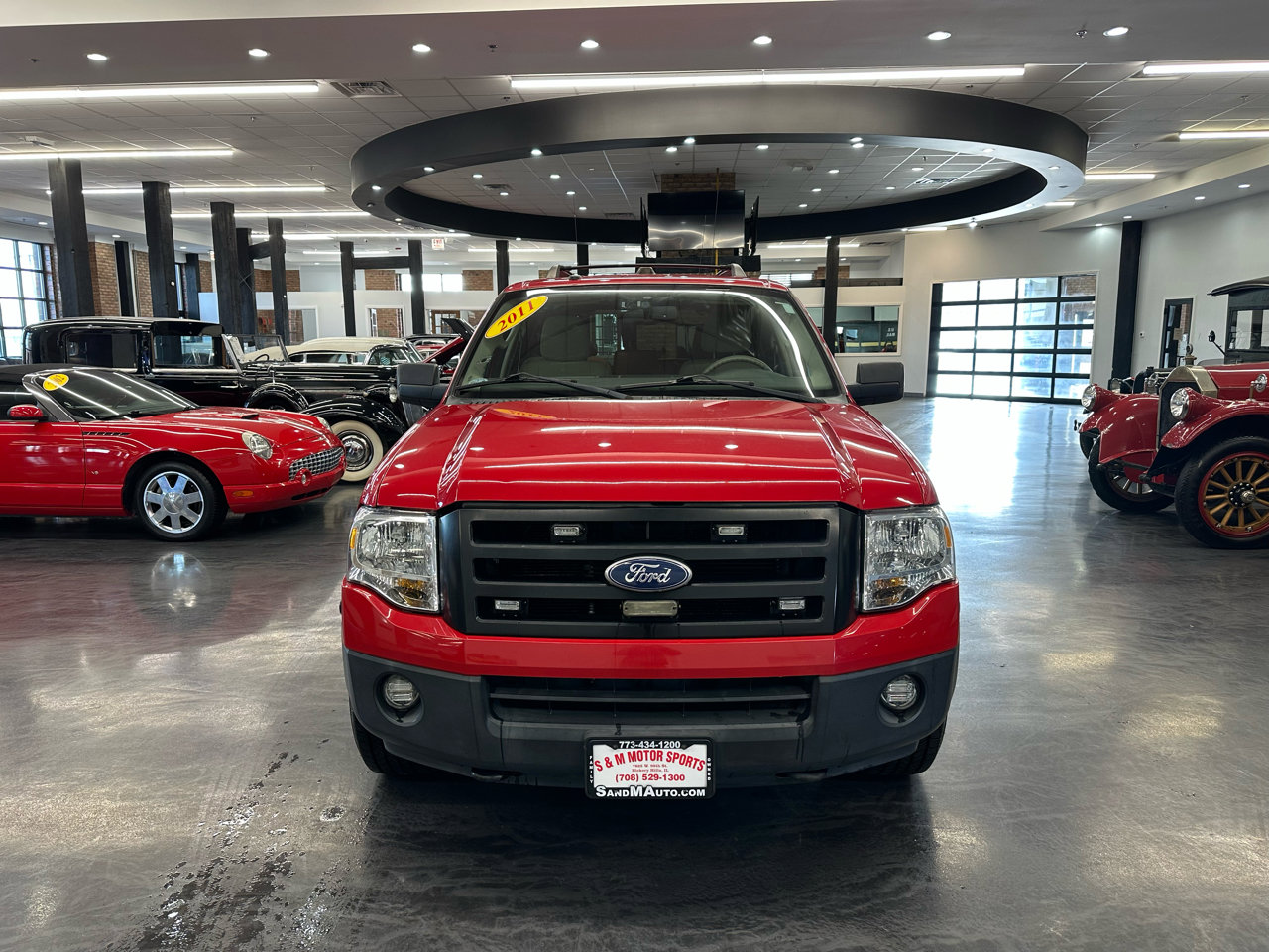 Used 2011 Ford Expedition XL w/ Fleet Convenience Pkg image 2