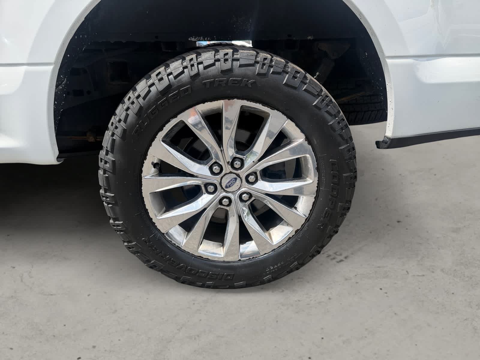 Used 2015 Ford F150 XLT w/ Equipment Group 302A Luxury AWD/4WD image 12