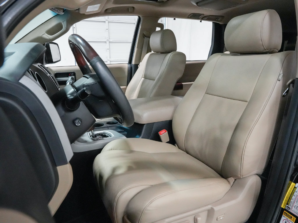 Used 2017 Toyota Sequoia Platinum RWD image 9