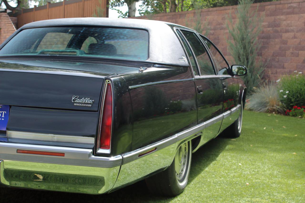 Used 1996 Cadillac Fleetwood Brougham RWD image 23