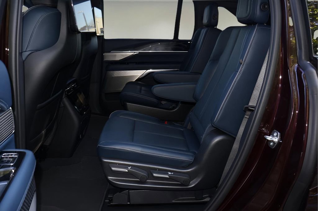 New 2025 Cadillac Escalade IQ Luxury 2 image 15