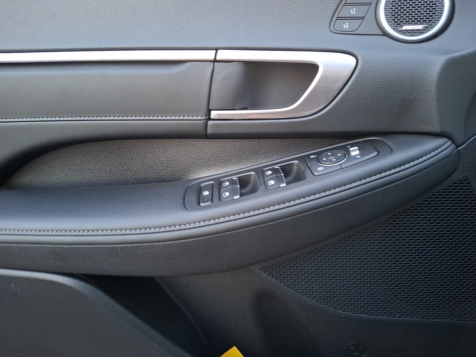Used 2023 Hyundai Sonata Limited w/ Preferred Accessory Package FWD image 13