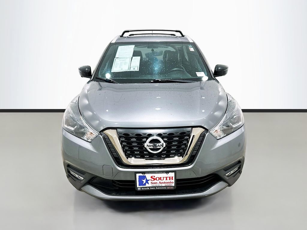 Used 2019 Nissan Kicks SR w/ SR Premium Package FWD image 2