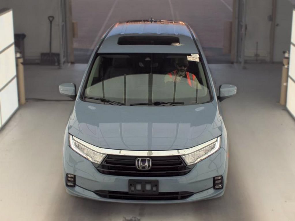 Used 2023 Honda Odyssey Touring image 2