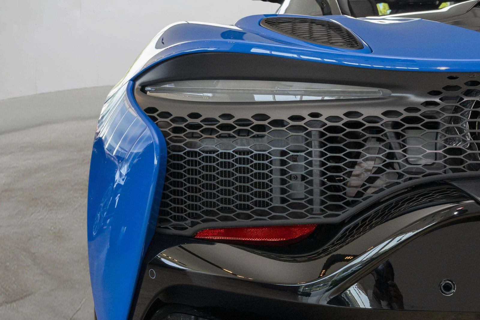 New 2026 McLaren Artura Spider RWD image 39