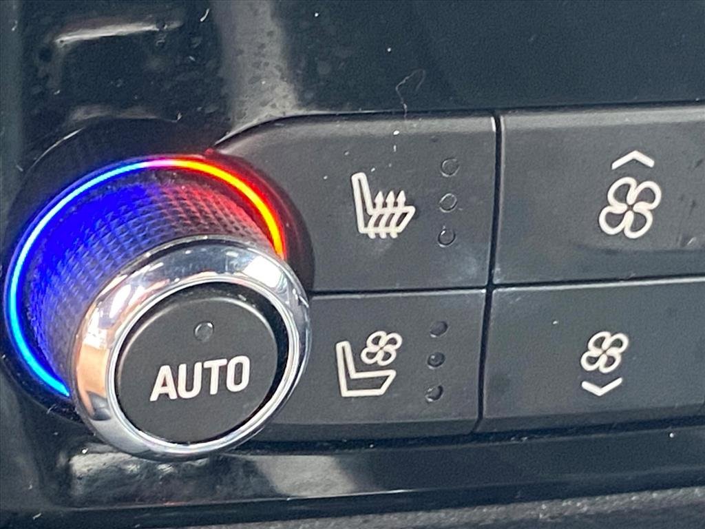 Used 2024 Buick Enclave Premium image 16