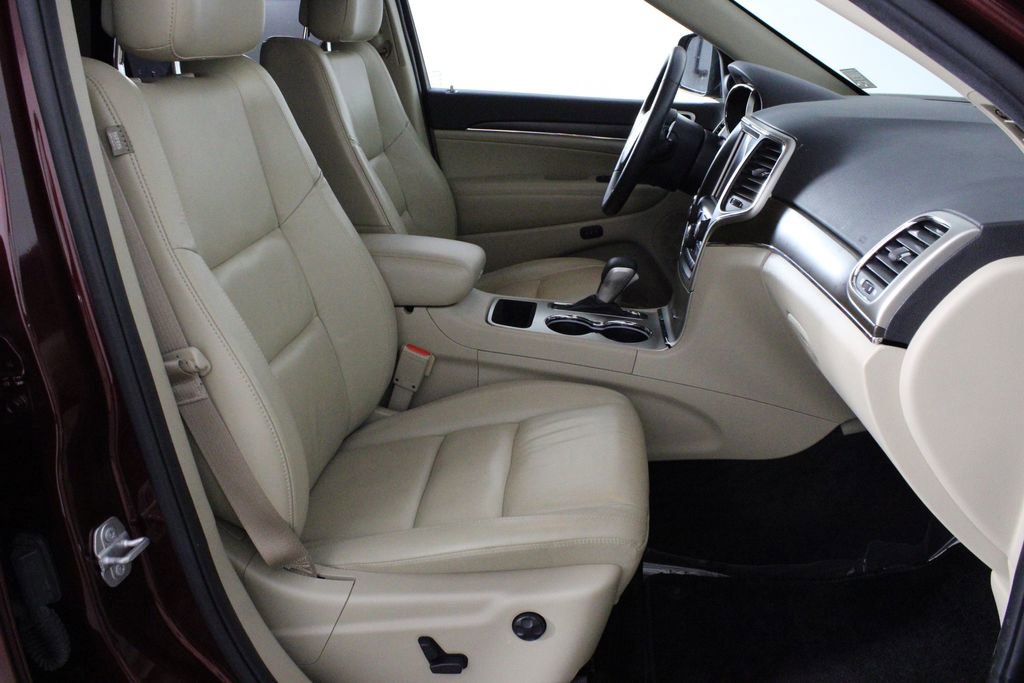 Used 2017 Jeep Grand Cherokee Limited w/ Trailer Tow Group IV image 16