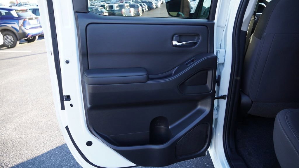 Used 2024 Nissan Frontier SV w/ Technology Package image 16