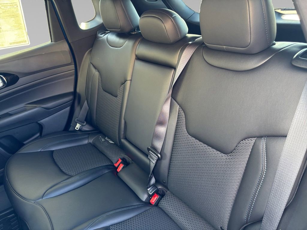 New 2026 Jeep Compass Latitude image 15