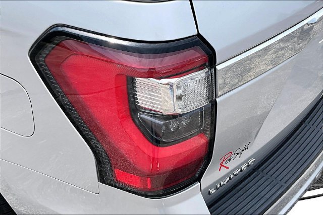 Used 2019 Ford Expedition Limited w/ Equipment Group 301A RWD image 23