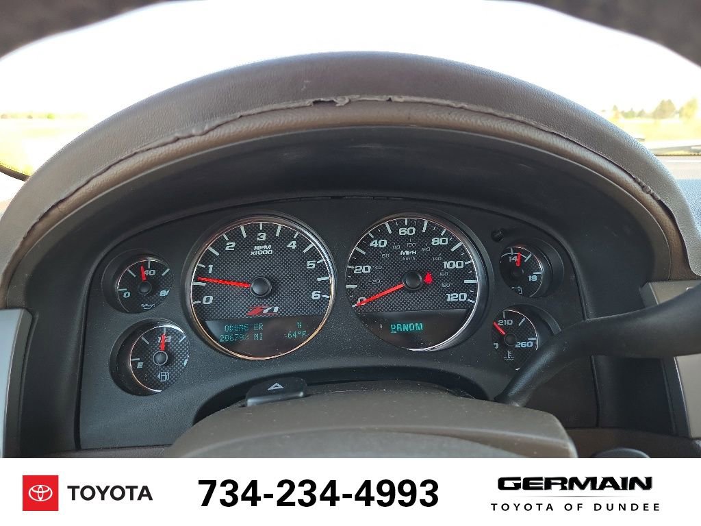 Used 2011 Chevrolet Suburban LT w/ Luxury Package AWD/4WD image 26