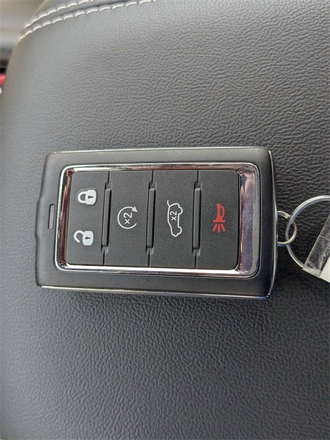 New 2025 Jeep Grand Cherokee Altitude image 30