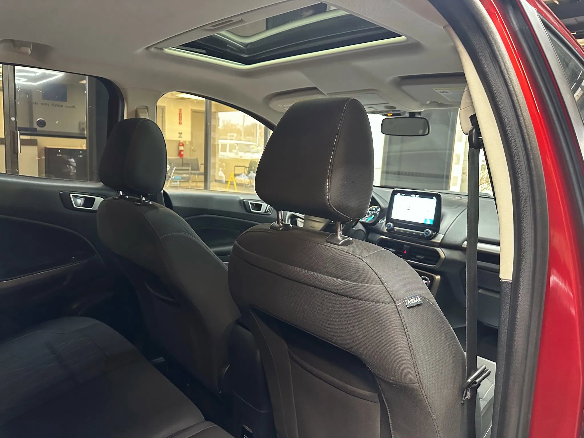 Used 2019 Ford EcoSport SE w/ SE Convenience Package image 26