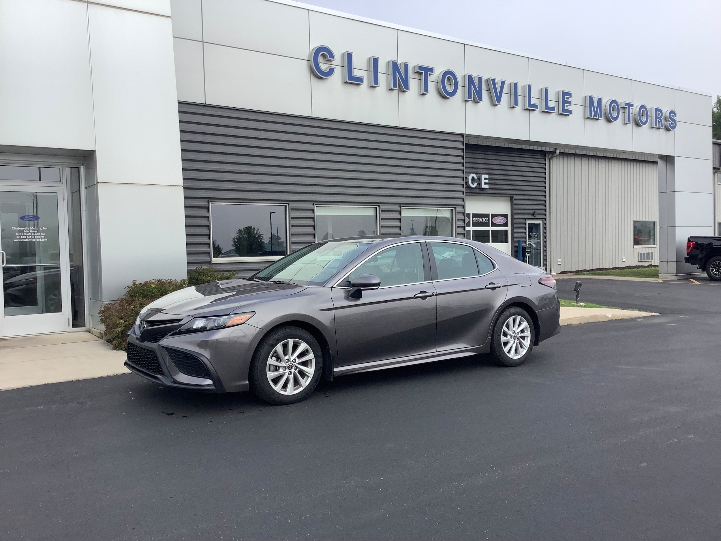 Used 2023 Toyota Camry SE