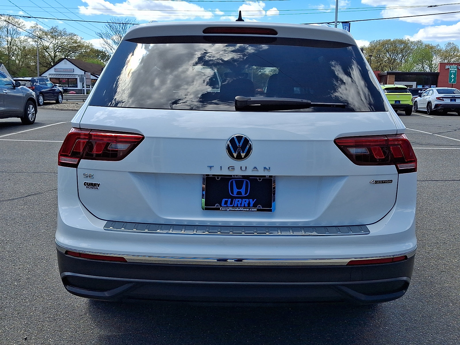 Used 2023 Volkswagen Tiguan SE AWD/4WD image 5