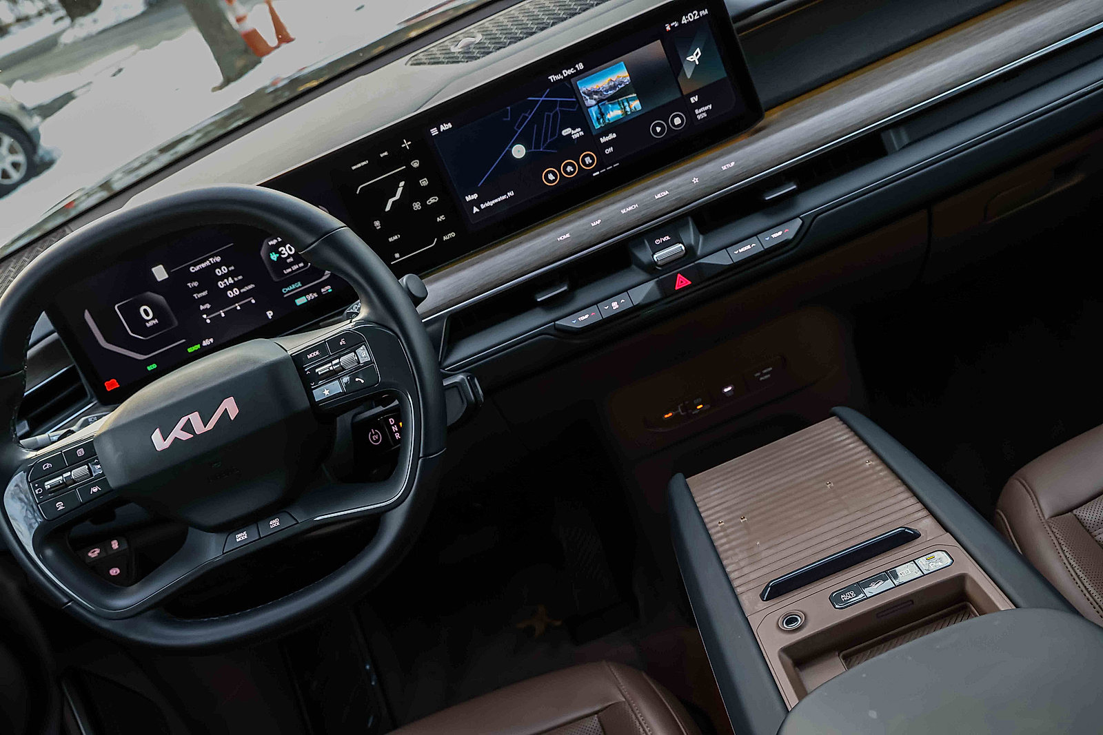 Certified 2024 Kia EV9 Land image 26